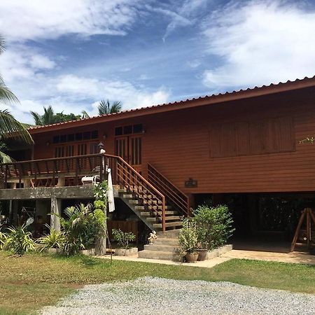 Saduemuenghomestay Phrae Extérieur photo