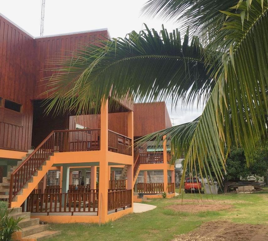 Saduemuenghomestay Phrae Extérieur photo