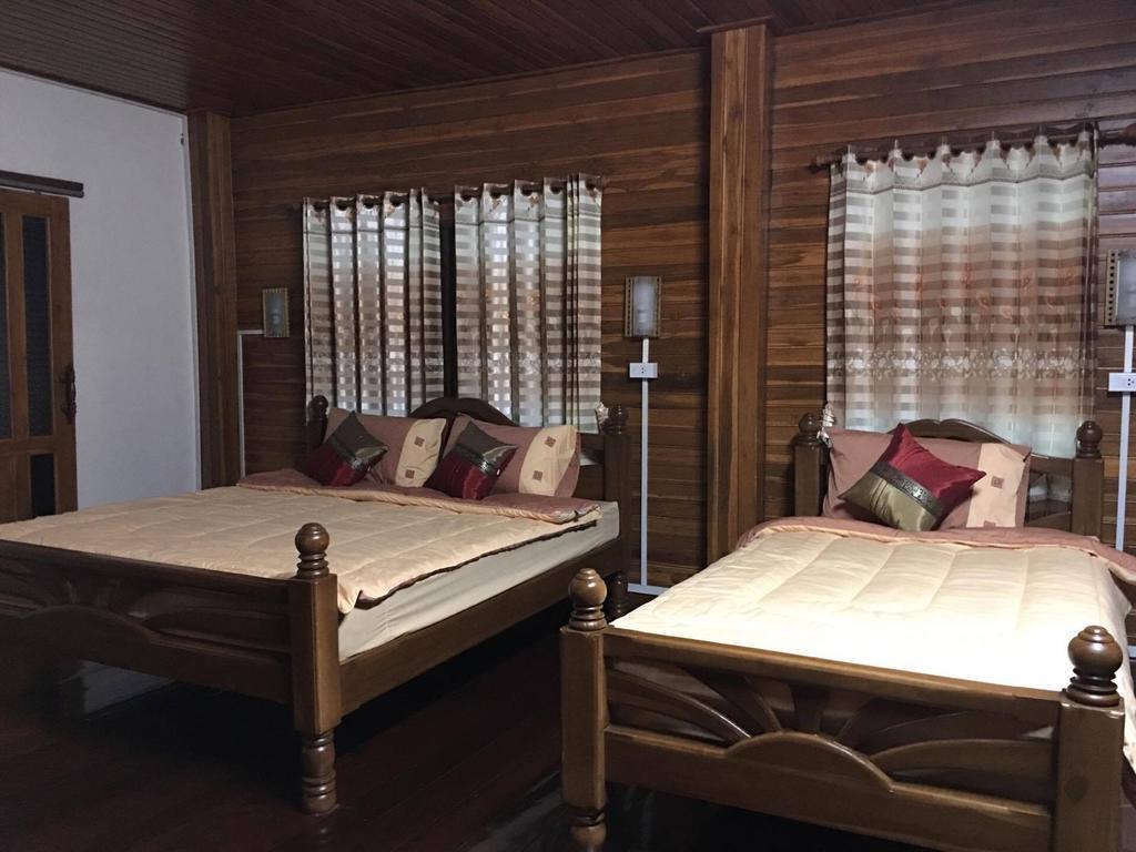 Saduemuenghomestay Phrae Extérieur photo