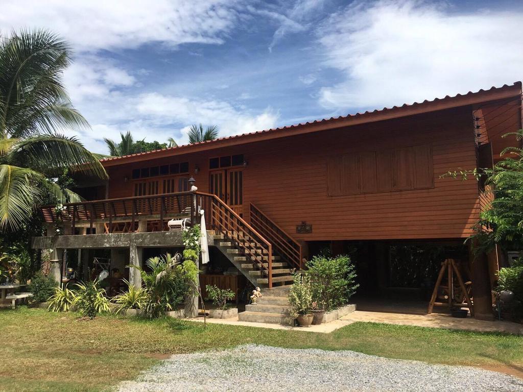 Saduemuenghomestay Phrae Extérieur photo