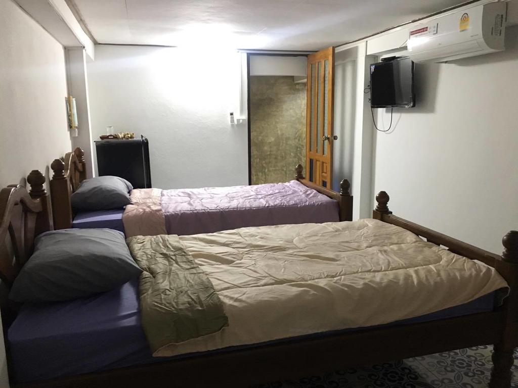Saduemuenghomestay Phrae Extérieur photo