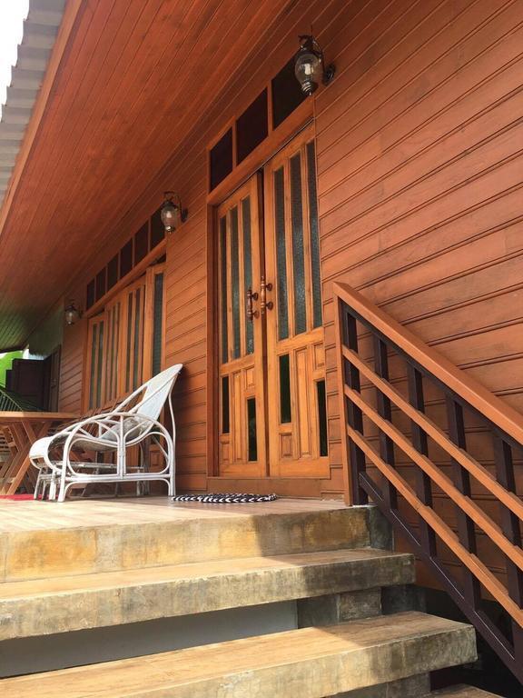 Saduemuenghomestay Phrae Extérieur photo