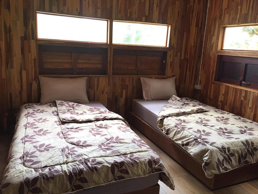 Saduemuenghomestay Phrae Extérieur photo