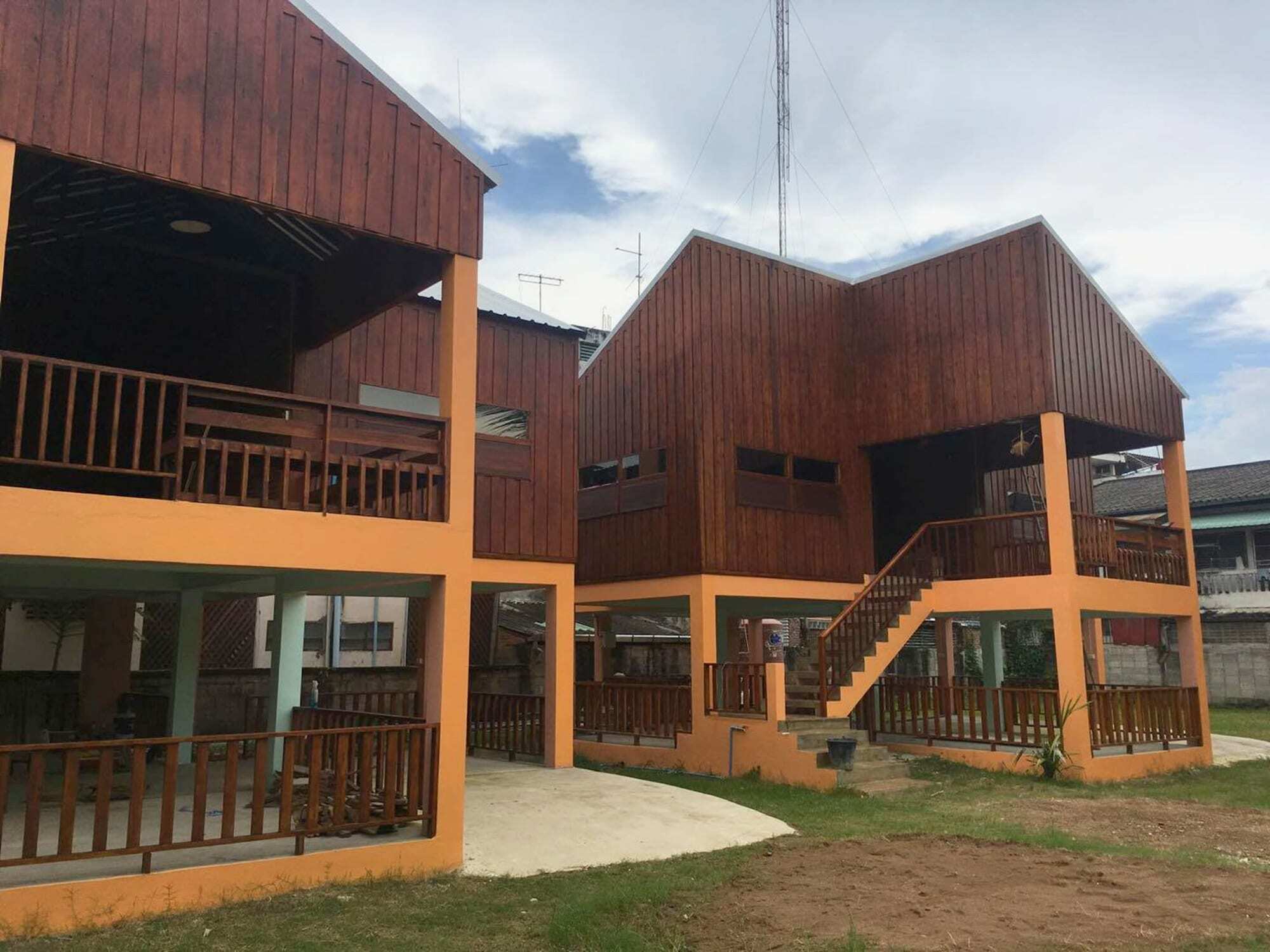 Saduemuenghomestay Phrae Extérieur photo